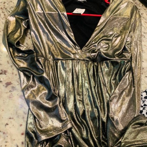 Silver High-Low Dress 🥂 - Picture 2 of 5